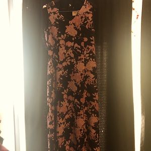 Size 8 JULiAN TAYLOR New York dress, black and mauve in color